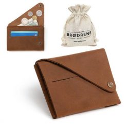 Portfel Skórzany Etui Brødrene W02 Jasny Brąz. Portfele męskie Brødrene, bez wzorów, ze skóry. Za 99.00 zł.