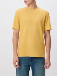 Strukturalny t-shirt comfort fit - bursztynowy. Pomarańczowe t-shirty męskie Reserved, l, bez wzorów, z bawełny, bez kołnierzyka. W wyprzedaży za 25.99 zł.