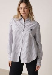 Niebieska Koszula z Bawełną w Paski Ozdobiona Haftem Sercem Sewriva. Niebieskie bluzki damskie Born2be, bez wzorów, z bawełny, klasyczne, bez kołnierzyka, bez ramiączek. Za 84.99 zł.