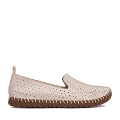 Półbuty Rieker. Czerwone półbuty damskie Rieker, bez wzorów, bez obcasa, na płaskiej podeszwie, bez zapięcia. Za 299.99 zł.