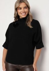 Czarny Golf z Wiskozą o Nietoperzowym Kroju z Dodatkową Futrzaną Broszką Jackiola. Czarne swetry damskie Born2be, m, bez wzorów, z futra, eleganckie, bez kołnierzyka, bez ramiączek, bez kaptura. Za 109.99 zł.