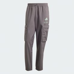 Spodnie Mercedes - Amg Petronas Formula One Team Premium Woven. Fioletowe spodnie materiałowe męskie Adidas, xl, bez wzorów, z materiału. Za 479.00 zł.