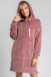 Welurowa sukienka kangurka z kapturem. Sukienki damskie Sukienki.shop, na co dzień, na lato, l, bez wzorów, z dzianiny, eleganckie, bez kołnierzyka, bez ramiączek, proste. Za 249.00 zł.