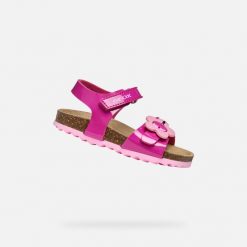 Sandały GEOX B SANDAL CHALKI GIRL Rose. Czerwone sandały damskie Geox, bez wzorów, z syntetyku, bez obcasa, bez zapięcia. Za 154.99 zł.