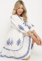 Biała Sukienka Boho z Wiskozą Rozkloszowana Zdobiona Haftem Caledis. Białe sukienki damskie Born2be, na co dzień, xl, z aplikacjami, z bawełny, boho, bez kołnierzyka, bez ramiączek, mini, rozkloszowane. Za 64.99 zł.
