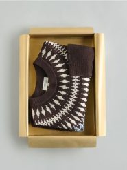 Sweter z wełną - ciemnobrązowy. Brązowe swetry przez głowę męskie Reserved, l, bez wzorów, z dzianiny, bez kołnierzyka. Za 219.99 zł.