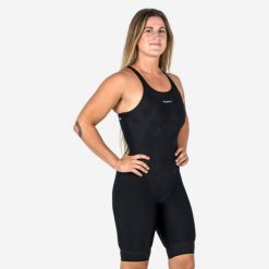 Strój jednoczęściowy pływacki damski Nabaiji Kamyleon Geol z szortami. Czarne kostiumy jednoczęściowe damskie Decathlon, s, bez wzorów, z materiału, na fitness i siłownię. Za 119.99 zł.