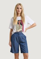 Koszulka crop top Kobieta ONLY Onlsusan S/S Print Top Box Jrs. Białe t-shirty damskie Only, s, bez wzorów, z bawełny, klasyczne, bez kołnierzyka. Za 127.55 zł.
