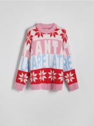 Wzorzysty sweter ze świątecznym motywem - wielobarwny. Swetry damskie Reserved, l, bez wzorów, z dzianiny, wizytowe, bez kołnierzyka, bez ramiączek, bez kaptura. W wyprzedaży za 69.99 zł.