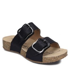 Klapki Josef Seibel. Czarne klapki damskie Josef Seibel, bez wzorów, bez obcasa. Za 249.99 zł.