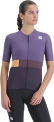 Koszulka rowerowa damska Sportful Snap. Fioletowe koszulki sportowe damskie SPORTFUL, l, bez wzorów, z elastanu, bez kołnierzyka, bez ramiączek, rowerowe. Za 413.40 zł.
