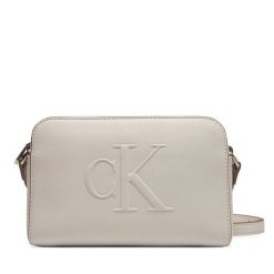 Torebka Calvin Klein Jeans. Białe torebki do ręki damskie Calvin Klein Jeans, bez wzorów, z jeansu, bez dodatków. Za 161.99 zł.