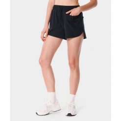 Lekkie szorty dla kobiet sportowe z kieszonką Carpatree Balletcore. Czarne legginsy damskie Carpatree, bez wzorów, na fitness i siłownię. W wyprzedaży za 152.99 zł.