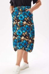 Wygodna i stylowa dresowa spódnica Karina - wyrazisty kwiatowy wzór w odcieniach niebieskiego PLUS SIZE XXL. Niebieskie spódnice damskie Moda Size Plus Iwanek, l, bez wzorów, z bawełny, eleganckie, plus size, mini, dopasowane. Za 199.90 zł.
