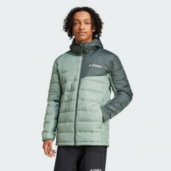 Kurtka Terrex Multi Light Down Hooded. Zielone kurtki męskie Adidas, m, bez wzorów, z materiału, sportowe, bez kaptura. W wyprzedaży za 566.35 zł.