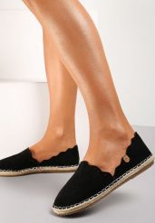 Czarne Espadryle Mooch. Czarne espadryle damskie Renee, z aplikacjami, bez obcasa, na płaskiej podeszwie, bez zapięcia. Za 54.99 zł.