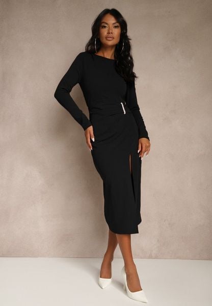 Czarna Sukienka Koktajlowa Vices Ozdobiona Perełkami i Marszczeniem Odarre. Czarne sukienki damskie Renee, na imprezę, l, bez wzorów, eleganckie, bez kołnierzyka, bez ramiączek, midi. Za 129.99 zł.