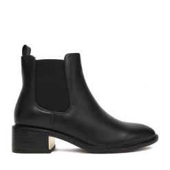 Botki DeeZee. Czarne botki damskie DeeZee, bez obcasa, na płaskiej podeszwie, bez zapięcia. Za 199.99 zł.