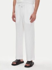 Emporio Armani Spodnie materiałowe EM000586 AF12356 U0002 Biały Regular Fit. Białe spodnie materiałowe męskie Emporio Armani, m, bez wzorów, ze lnu. Za 499.99 zł.