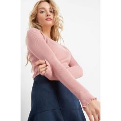 Prążkowany sweter. Czerwone swetry damskie Orsay, z dzianiny, z okrągłym kołnierzem. Za 69.99 zł.