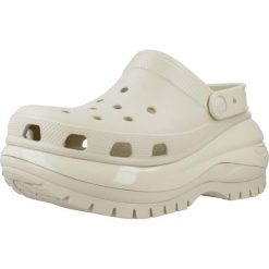 Tenisówki Crocs Model Classic Mega Crush Clog Kolor Biały. Białe klapki damskie Crocs, bez wzorów, z gumy, sportowe, bez zapięcia. W wyprzedaży za 284.45 zł.