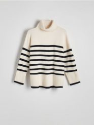 Sweter z golfem - wielobarwny. Swetry damskie Reserved, l, bez wzorów, z dzianiny, bez kołnierzyka, bez ramiączek, bez kaptura. W wyprzedaży za 69.99 zł.