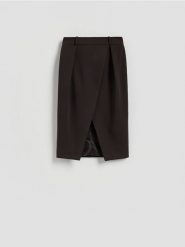 Spódnica z ozdobnym rozcięciem - ciemnobrązowy. Brązowe spódnice damskie Reserved, l, bez wzorów, z tkaniny, proste. Za 129.99 zł.