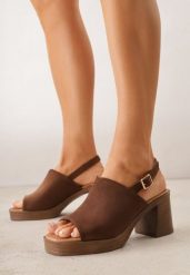 Brązowe Sandały VICES na Słupku i Platformie Stylizowanych na Drewniane Lobenti. Brązowe sandały damskie Renee, bez wzorów, z jeansu, bez obcasa, na obcasie, bez zapięcia. Za 99.99 zł.