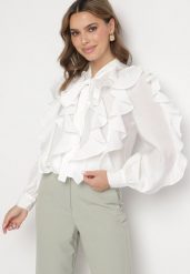 Biała Koszula z Wiskozą o Luźnym Kroju z Falbanami i Wiązaniem Ravionel. Białe bluzki damskie Born2be, m, bez wzorów, z wiskozy, eleganckie, bez kołnierzyka, bez ramiączek. Za 169.99 zł.