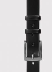 PAKO LORENTE – Czarny skórzany pasek męski. Czarne paski damskie Pako Lorente, bez wzorów, ze skóry. Za 149.99 zł.