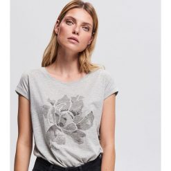 T-shirt z nadrukiem - Jasny szar. T-shirty damskie marki Reserved. Za 29.99 zł.