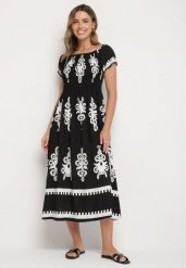 Czarna Sukienka o Kroju Hiszpanki Zdobiona Orientalnym Wzorem Aravine. Czarne sukienki damskie Born2be, na co dzień, na lato, l, z aplikacjami, z jeansu, eleganckie, bez kołnierzyka, bez ramiączek, mini. Za 79.99 zł.
