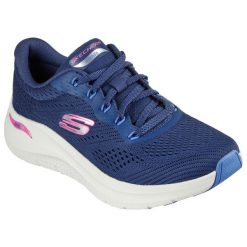 Buty do chodzenia damskie Skechers 150051LGMT. Czerwone obuwie sportowe damskie Skechers, bez wzorów, z materiału, trekkingowe, Skechers Sport. Za 421.05 zł.