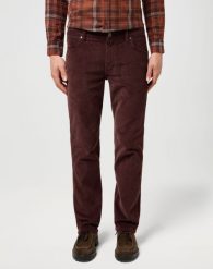 MESKIE SPODNIE SZTRUKSOWE WRANGLER GREENSBORO MAHOGANY 112370724. Spodnie materiałowe męskie Wrangler, l, bez wzorów, z materiału. Za 219.99 zł.