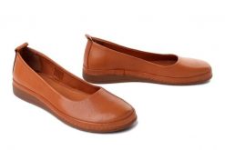 KOCH 91182 coconut, baleriny damskie. Brązowe baleriny damskie KOCH, bez wzorów, ze skóry, bez obcasa. Za 249.90 zł.