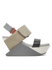 United Nude Sandały Delta Wedge Sandal 1041381616 Beżowy. Brązowe klapki damskie United Nude, bez wzorów, ze skóry, bez obcasa, na koturnie, bez zapięcia. Za 809.99 zł.