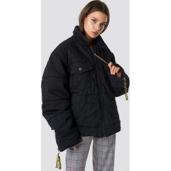 Cheap Monday Kurtka Puffer Trucker Black Tape - Black. Czarne kurtki damskie Cheap Monday, z materiału. Za 607.95 zł.