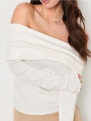Koszulka z długimi rękawami - kremowy. Białe t-shirty damskie Sinsay, l, bez wzorów, bez kołnierzyka. W wyprzedaży za 22.99 zł.