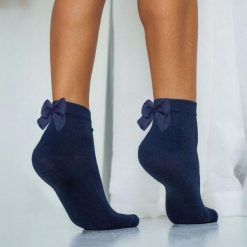 Skarpetki damskie z kokardą rypsową 742 granat. Niebieskie skarpety damskie Milena, bez wzorów, z bawełny. Za 15.00 zł.