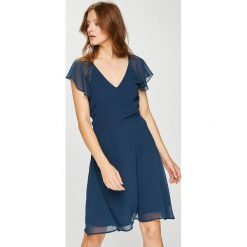 Pepe Jeans - Sukienka. Szare sukienki damskie Pepe Jeans, z jeansu, casualowe, z krótkim rękawem. W wyprzedaży za 299.90 zł.