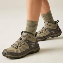 Buty damskie trekkingowe wysokie z membraną Edgepoint IV. Brązowe trekkingi damskie Regatta. W wyprzedaży za 309.00 zł.