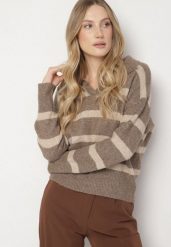 Beżowy Sweter w Paski z Wełną i Dekoltem z Kołnierzykiem Tevana. Brązowe swetry damskie Born2be, uniwersalny, bez wzorów, z dzianiny, eleganckie, bez kołnierzyka, bez ramiączek, bez kaptura. Za 149.99 zł.