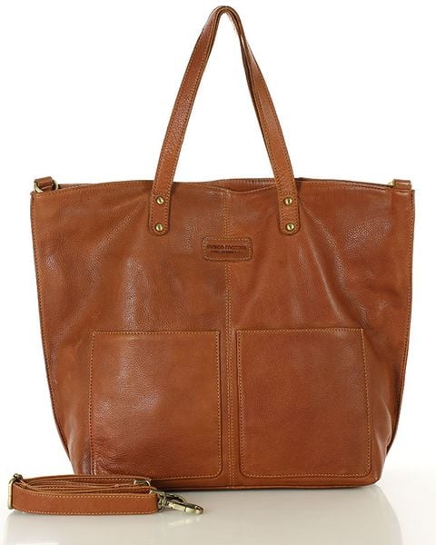 Torebka skórzana brązowa camelowa duża typu shopper - MARCO MAZZINI. Brązowe torebki shopper damskie bez wzorów, ze skóry, duże, bez dodatków. Za 519.00 zł.