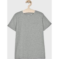 Name it - T-shirt dziecięcy 116-164 cm. Szare t-shirty dla chłopców Name it, bez wzorów, z bawełny, bez ramiączek. W wyprzedaży za 29.90 zł.