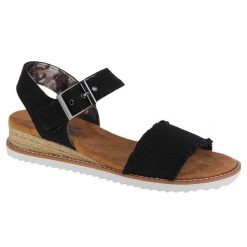 Sandały SKECHERS DESERT KISS ADOBE PRINCESS Czarny. Czarne sandały damskie Skechers, bez wzorów, z materiału, bez obcasa, bez zapięcia. Za 179.99 zł.