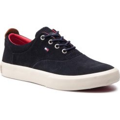 Tenisówki TOMMY HILFIGER - Core Thick Suede Sneaker FM0FM02050 Midnight 403. Niebieskie półbuty na co dzień męskie Tommy Hilfiger, bez wzorów, z gumy, bez zapięcia. W wyprzedaży za 249.00 zł.