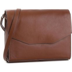 Torebka CLARKS - Treen Island 261382030 TAN. Listonoszki damskie marki Clarks. W wyprzedaży za 209.00 zł.