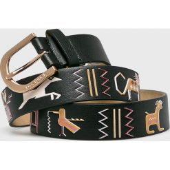 Desigual - Pasek. Szare paski damskie Desigual, w paski, z materiału. Za 149.90 zł.