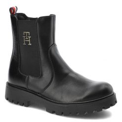 Czarne Botki Tommy Hilfiger Modne Buty Damskie. Czarne kozaki damskie Tommy Hilfiger, ze skóry ekologicznej, bez obcasa, na płaskiej podeszwie. Za 419.00 zł.