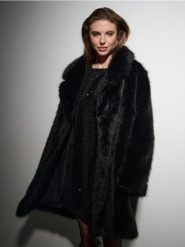 Płaszcz z futerkiem ocieplanym - czarny. Czarne płaszcze damskie Sinsay, l, bez wzorów, bez kaptura. Za 139.99 zł.